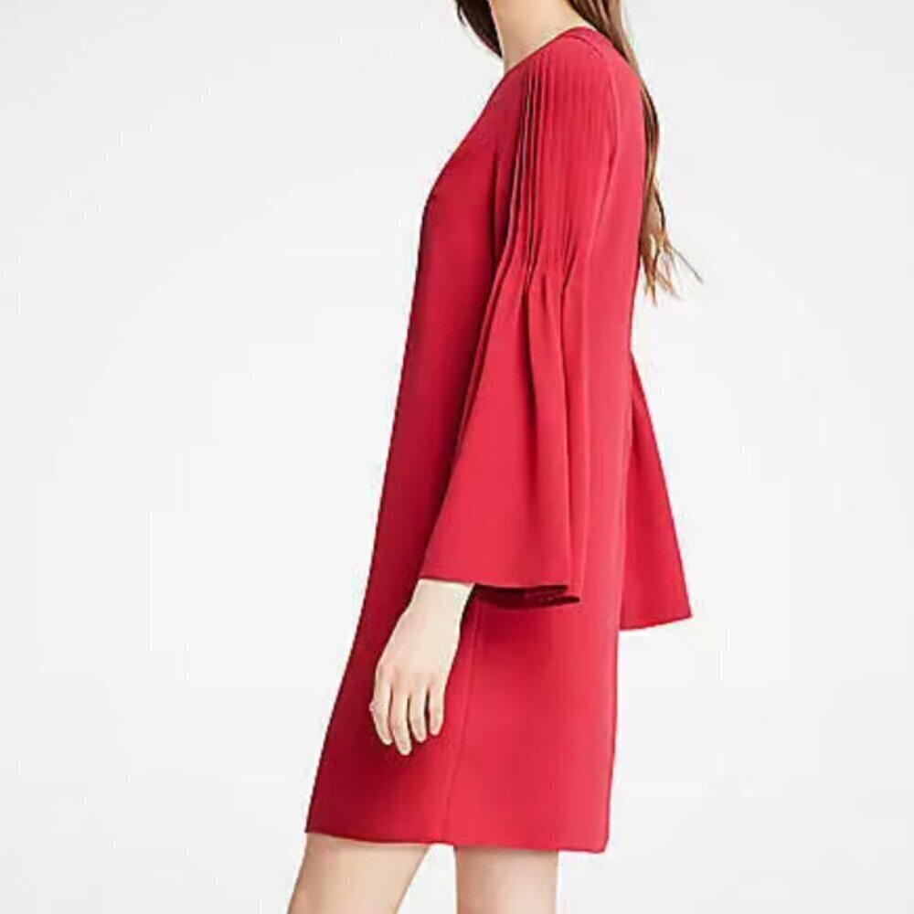 Ann Taylor Vibrant Red Pleated Flare Bell Sleeve Keyhole Shift Dress SZ 8